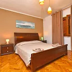 Apartments 408 Fazana Fazana