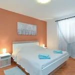 Apartments 408 Fazana Fazana