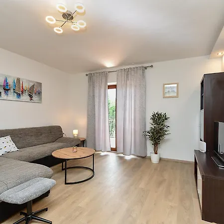 408 Apartament *