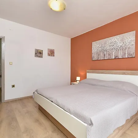 408 Fažana